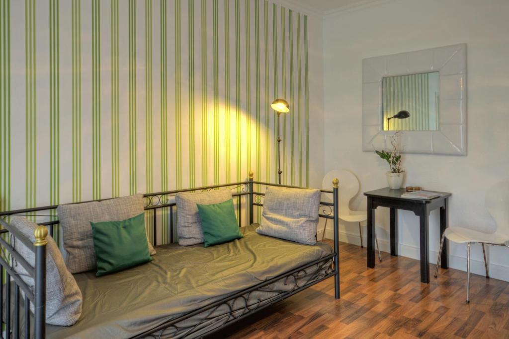 Hotel Zum Goldenen Stern Pruem Room photo
