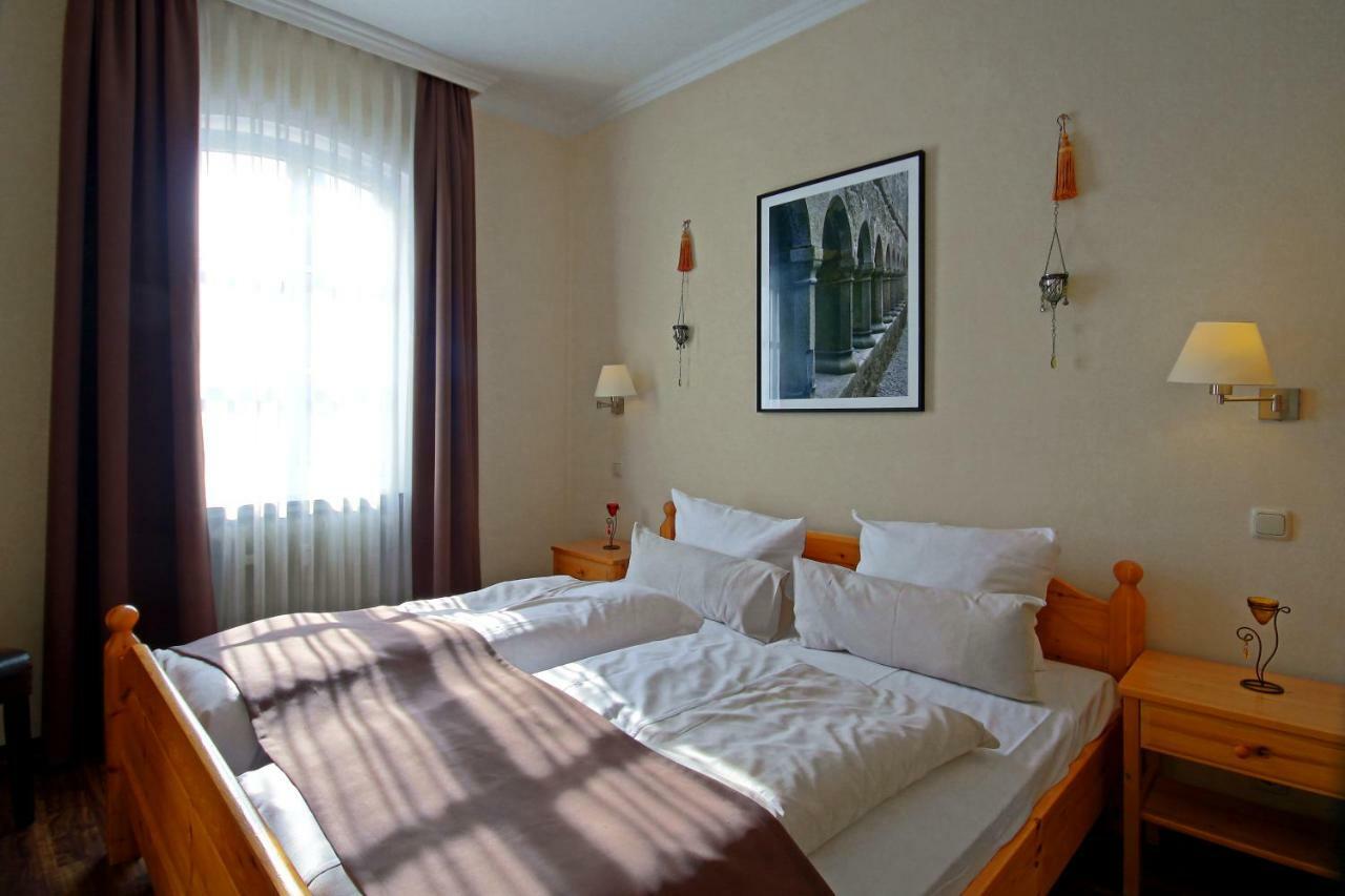 Hotel Zum Goldenen Stern Pruem Exterior photo
